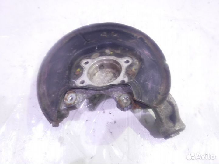 Кулак задний правый Хонда