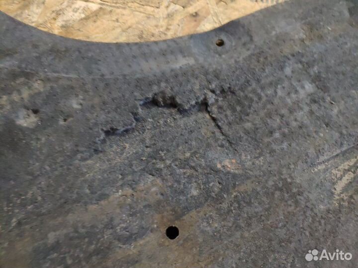 Облицовка днища кузова левая Bmw 520D F10 N47 2010