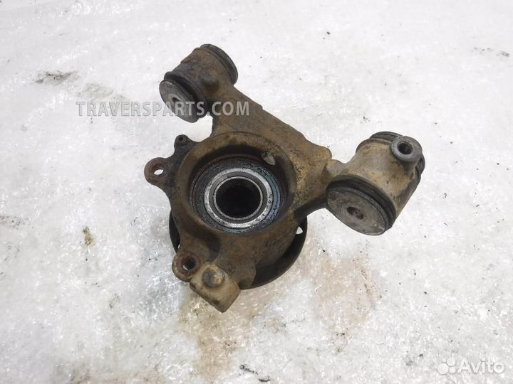 Кулак задний левый 8E0505436L