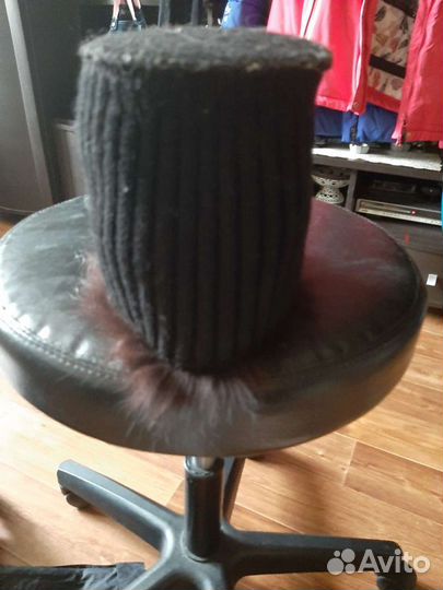 Женские меховые шапки