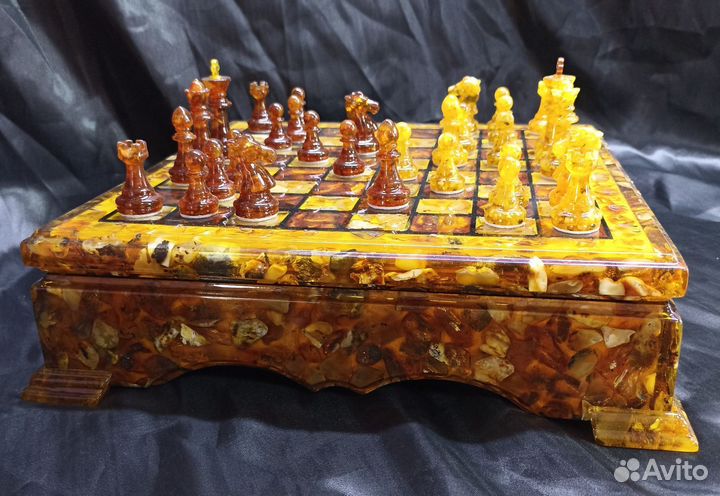 Шахматы янтарные