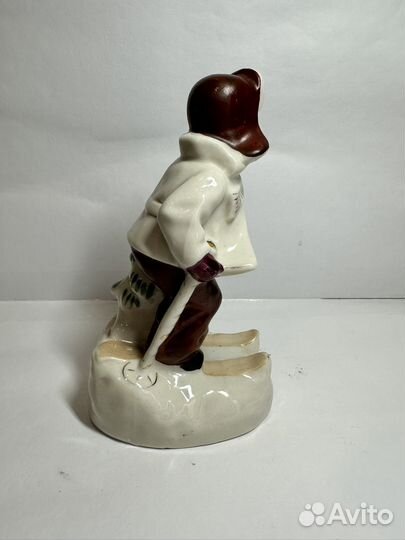 Мальчик на лыжах СССР