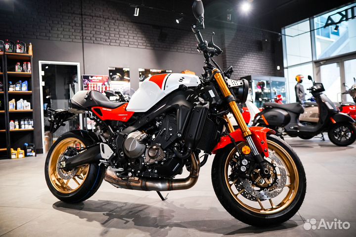 Мотоцикл Yamaha XSR900 (2024, Legend Red)