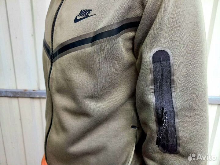 Спортивные костюмы Nike Tech Fleece