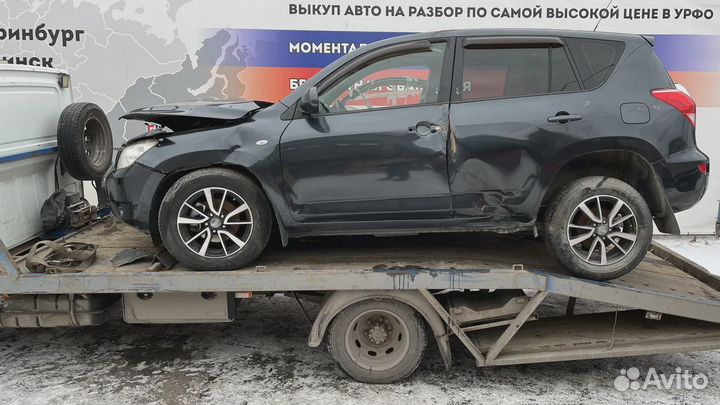 Фонарь задний в бампер правый Toyota RAV4 (XA30) 81457-42010