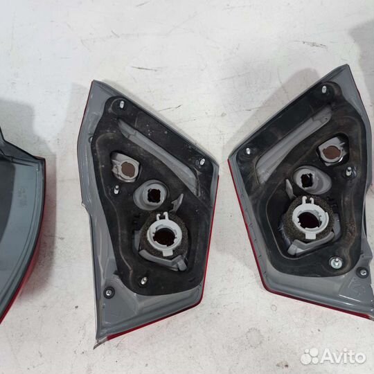 Фонари Toyota Camry XV50 задние в крышку