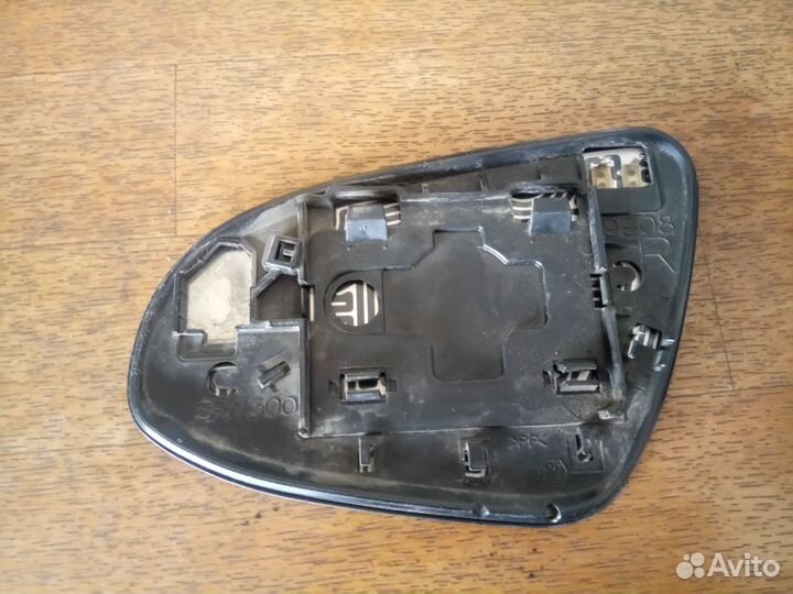 Зеркальный элемент (8793133A11) Toyota Camry