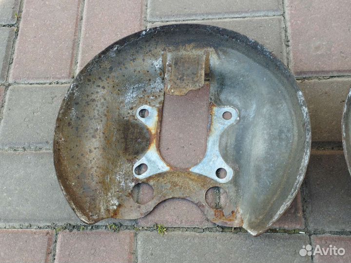 Пыльники тормозных дисков залние Citroen C4