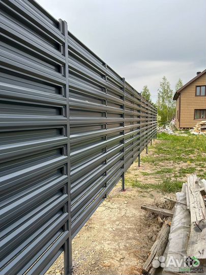 Заборы из штакетника / монтаж заборов