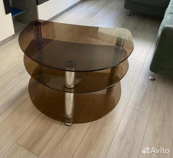 Стеклянная тумба под тв