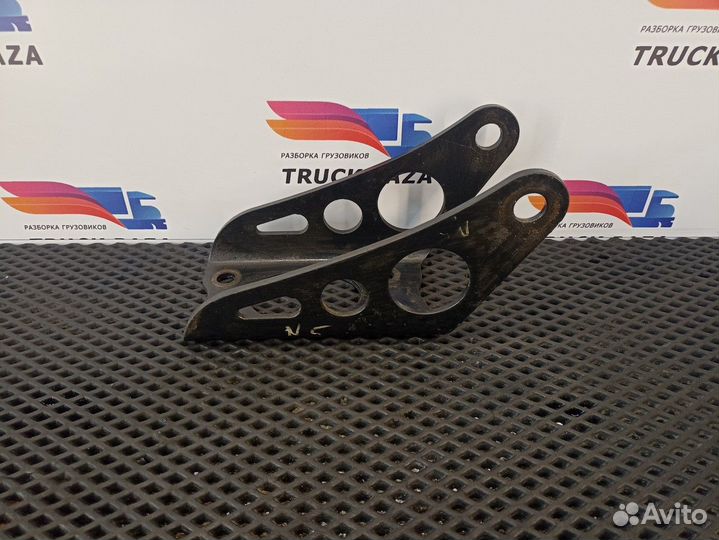 81437400195 Кронштейн амортизатора переднего