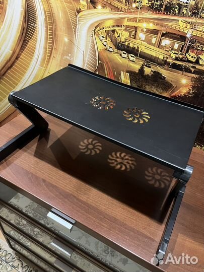 Удобный столик-органайзер для ноутбука