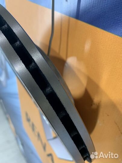 Тормозной диск перед Renault logan stepway 2 Лев