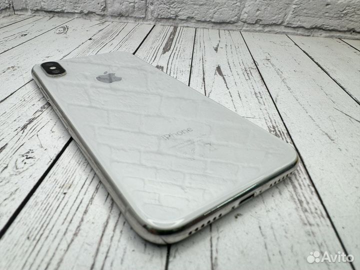 iPhone X, 64 ГБ