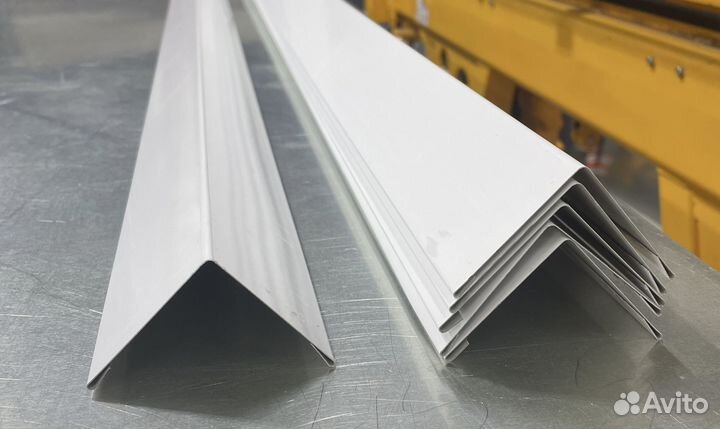 Откос сэндвич-панели. Планка откоса Нащельники