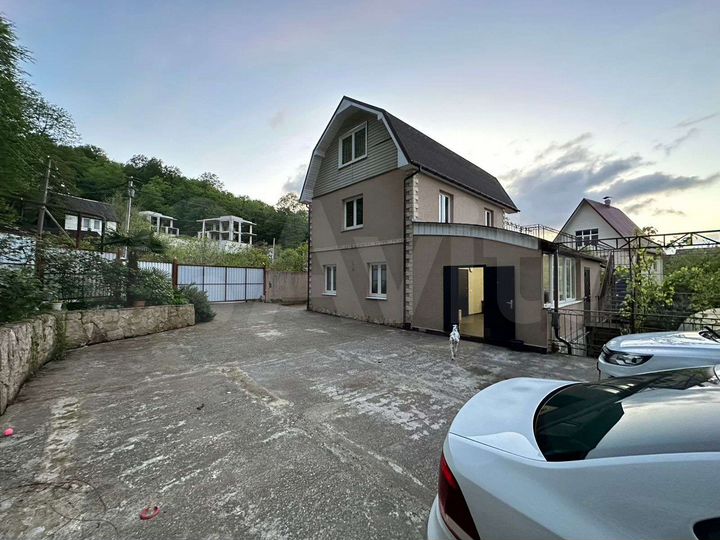 Дом 220 м² на участке 2 сот.