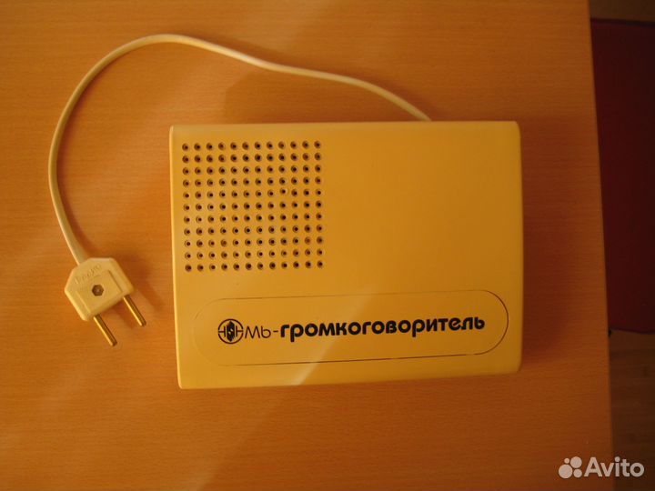 Телефонный аппарат и громкоговоритель