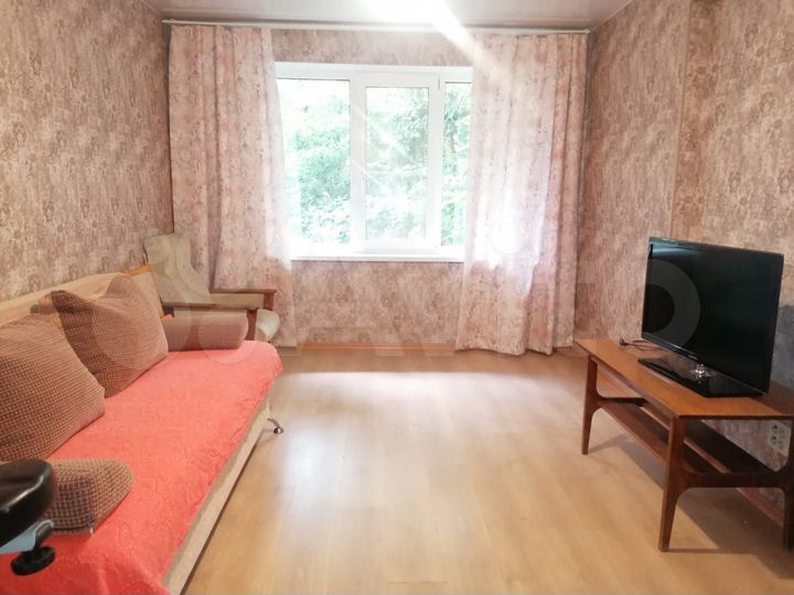 2-к. квартира, 52 м², 1/9 эт.