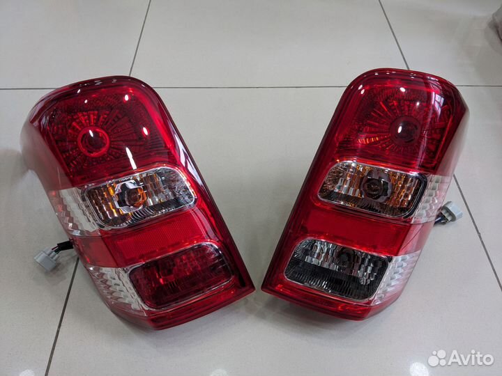Фонарь задний левый/правый mitsubishi L200 15-18