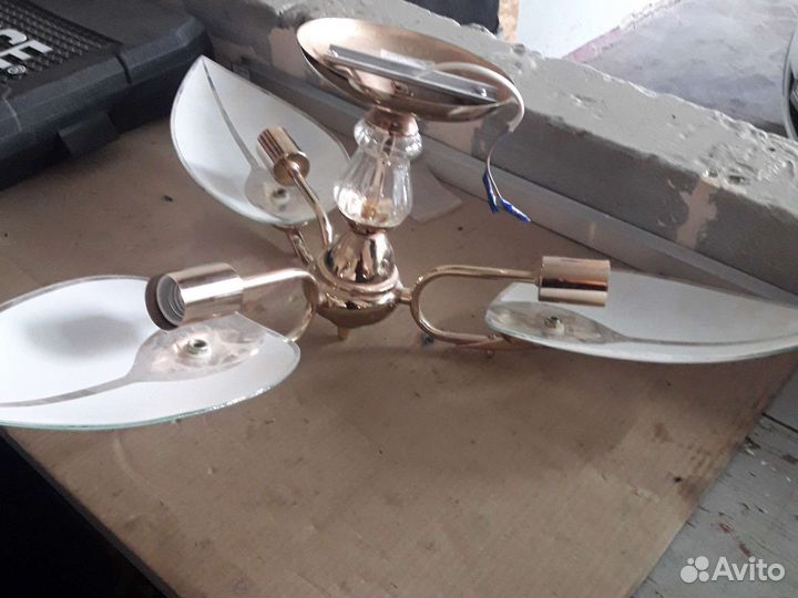 Люстры потолочные в бу