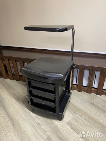 Тележка - стул на колёсах с сидением