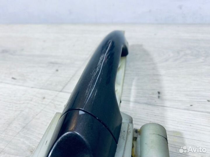 Ручка двери передняя левая Kia Rio седан 1.4 G4FA