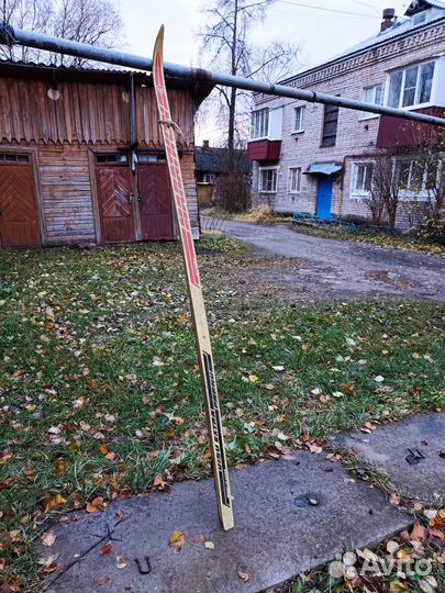 Крепление для беговых лыж и лыжи СССР