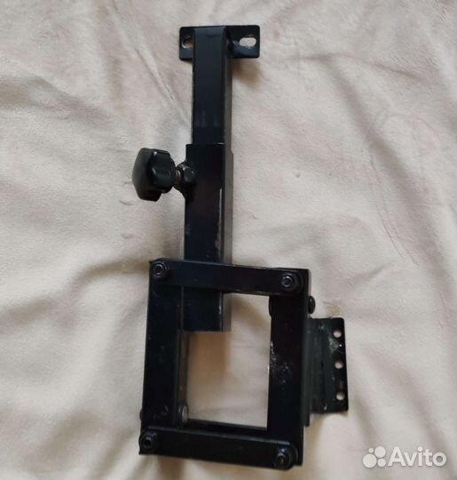 Держатель пульта инвалидной коляски с механизмом о