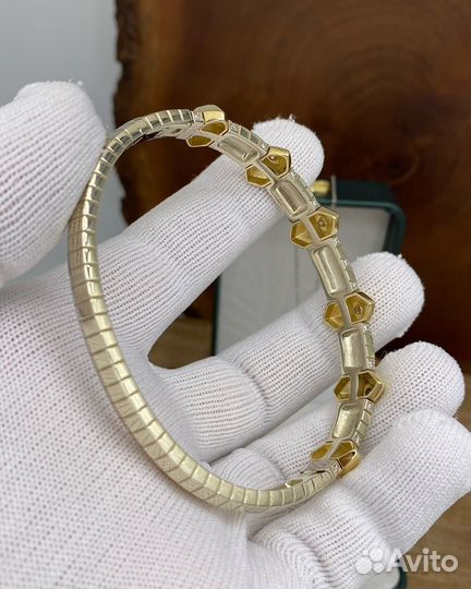 Золотой браслет с бриллиантами