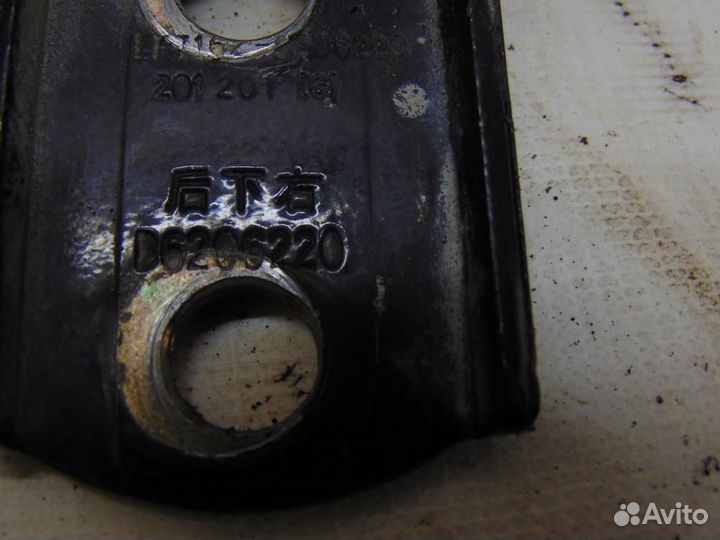 Крепление двери заднее правое Lifan Solano 1