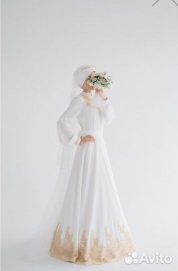 Платье на никах