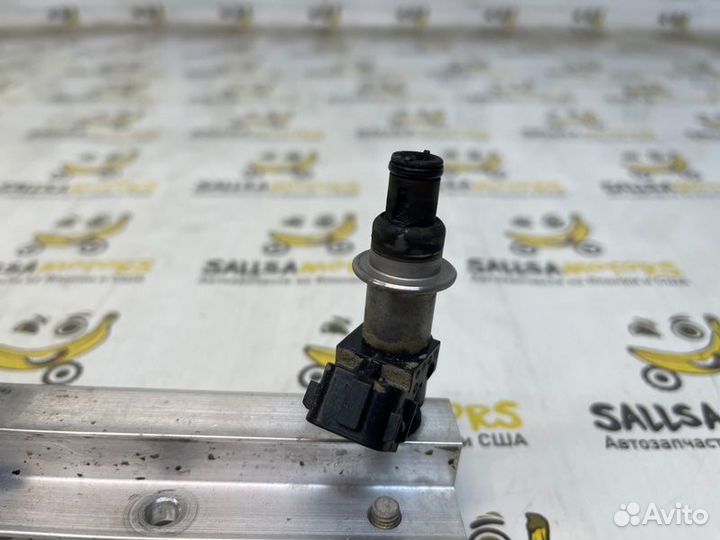 Топливная рейка в сборе с форсунками Honda Odyssey