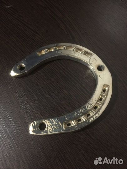 Подкова золотая