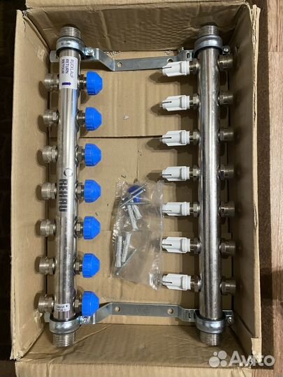 Коллектор HKV-D на 7 контура Rehau