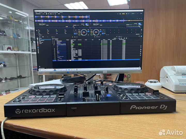 2-канальный DJ контроллер Pioneer DDJ-400