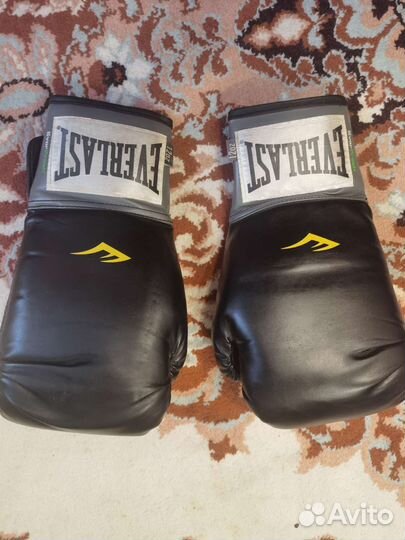Боксерские перчатки 12 oz everlast