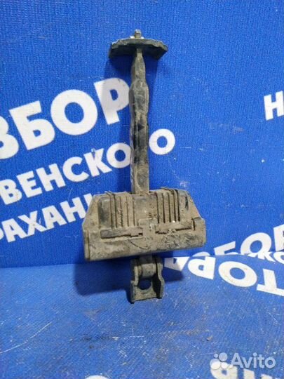 Ограничитель двери Bmw E60 седан M47D20T 2004