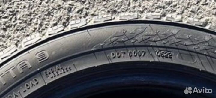 Nokian Tyres Hakkapeliitta 9 235/45 R18