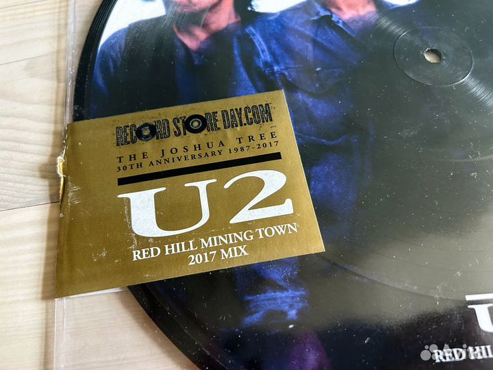 Винил U2 – Red Hill Mining Town (2017 Mix)