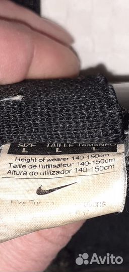 Футбольные бутсы, форма и защита на мальчика