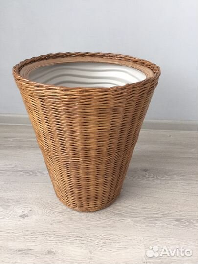 Кашпо оплетенное лозой