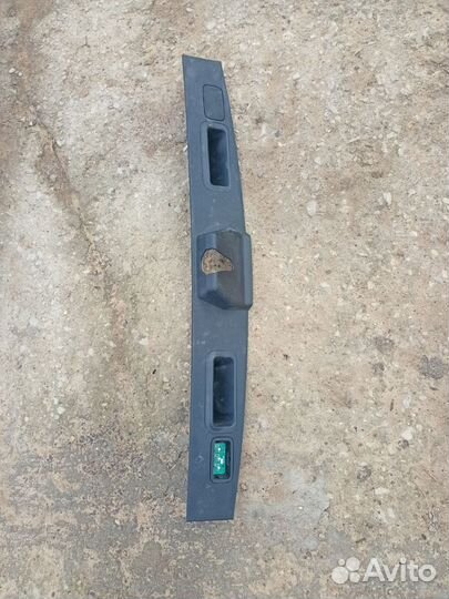 Накладка двери багажника Mercedes Ml W164