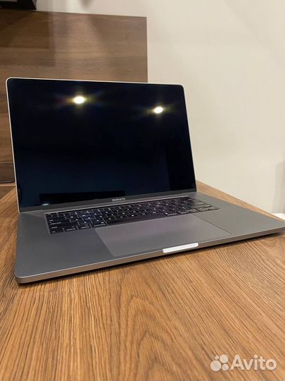 Macbook pro 16 i9 (16gb 1tb)