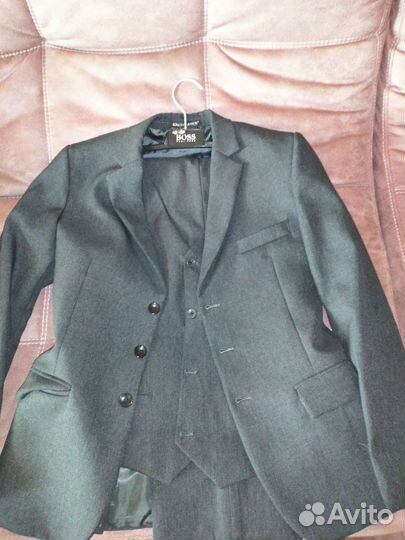 Костюм тройка