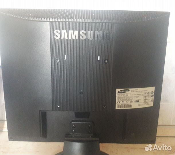 Монитор samsung syncmaster 720n