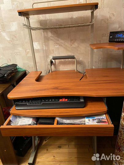 Компьютерный стол