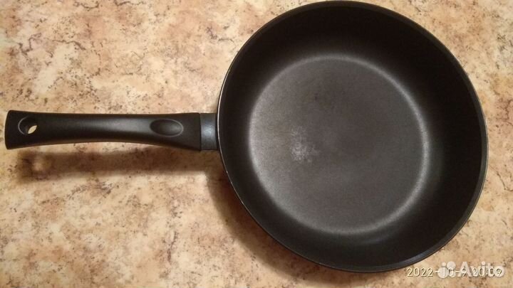 Антипригарная сковорода 28см