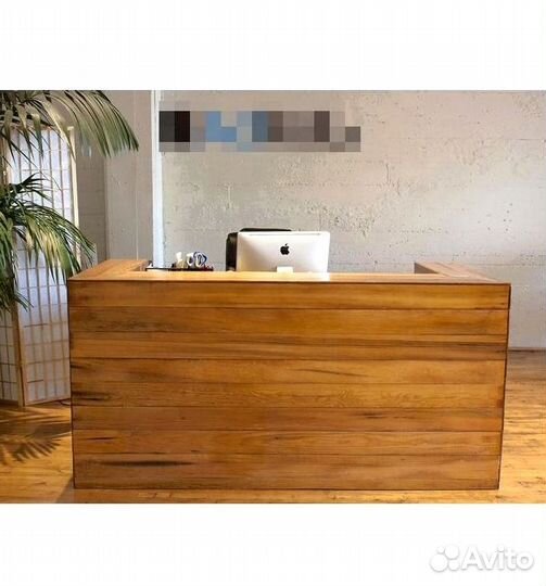 Стойка для консалтинговых компаний