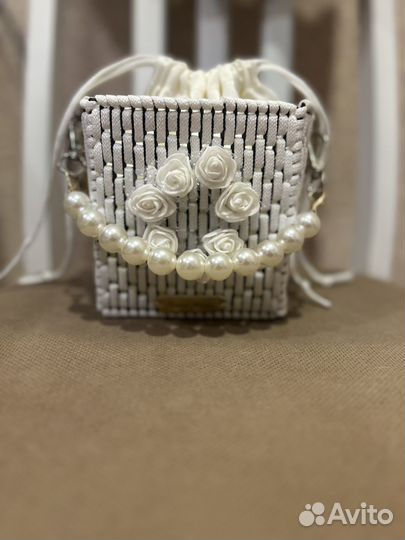 Белая свадебная сумка