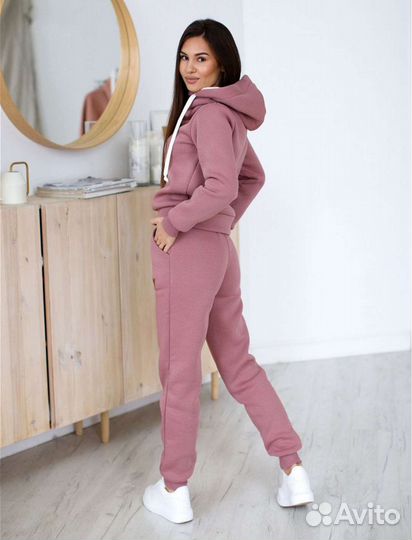 Спортивный костюм женский